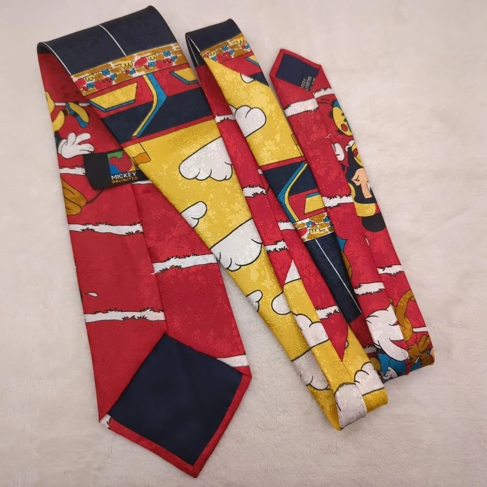 Vintage Disney Mickey Mouse Tie Mens Red Novelty‎ Football Mickey Unlimited 90s